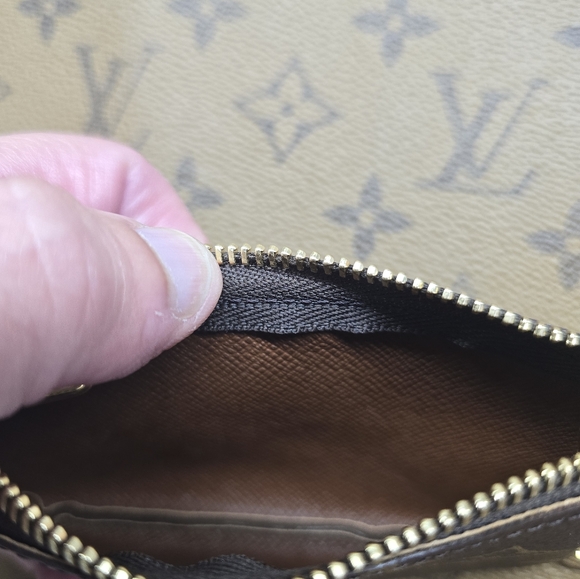 Louis Vuitton key pouch Monogram - Picture 5 of 6